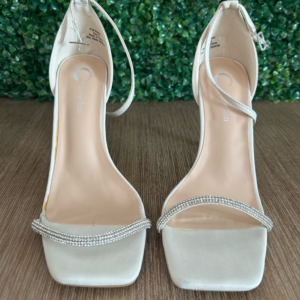 Journee Collection Zoya Heels Womens 9 Off White Square Toe Rhinestone Strap NEW - Picture 2 of 13
